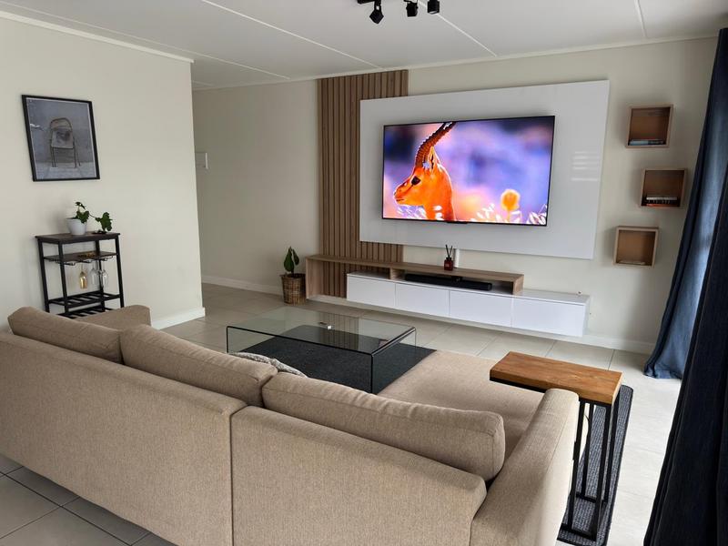 To Let 3 Bedroom Property for Rent in Sunningdale Western Cape